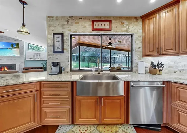 $1,199,000 | 401 Penn National Road, Seffner, FL 33584