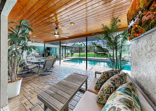 $1,199,000 | 401 Penn National Road, Seffner, FL 33584