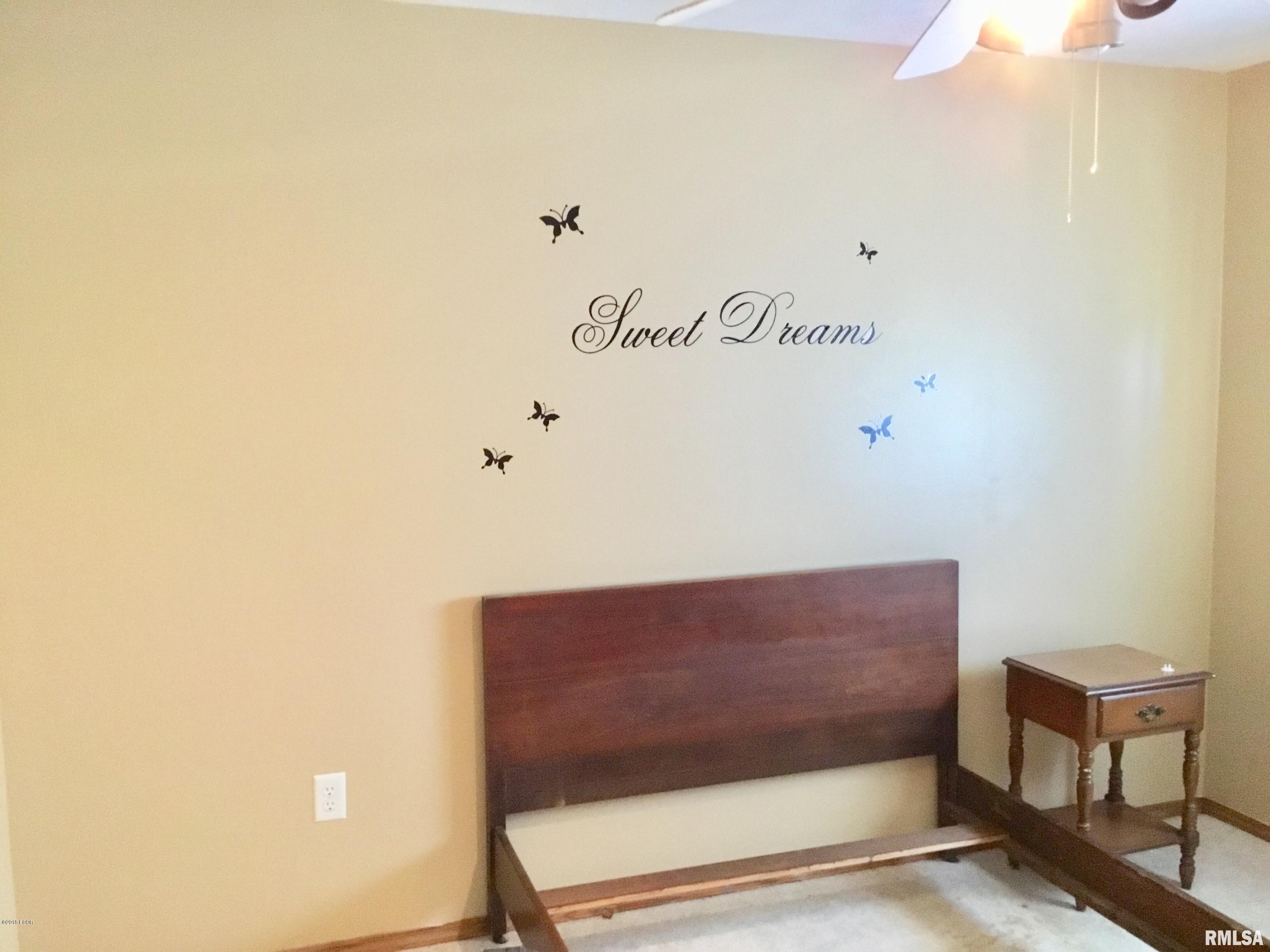 1098 Crystal Road West Frankfort, IL 62896 - Photo 15 of 28