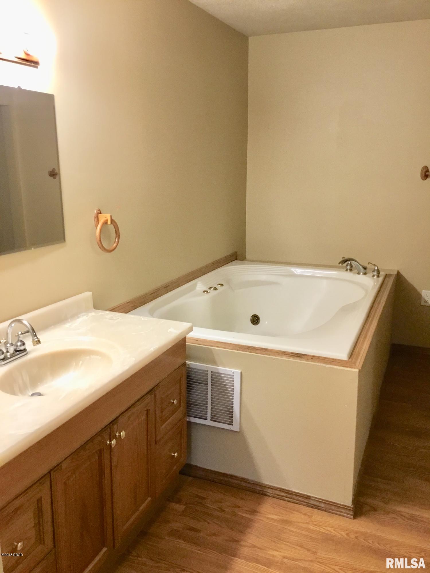 1098 Crystal Road West Frankfort, IL 62896 - Photo 20 of 28