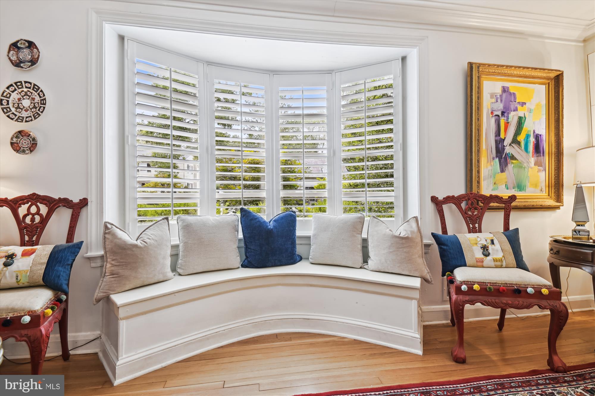812 Chumleigh Road Baltimore, MD 21212 - Photo 23 of 53 Built-in seating at bow window