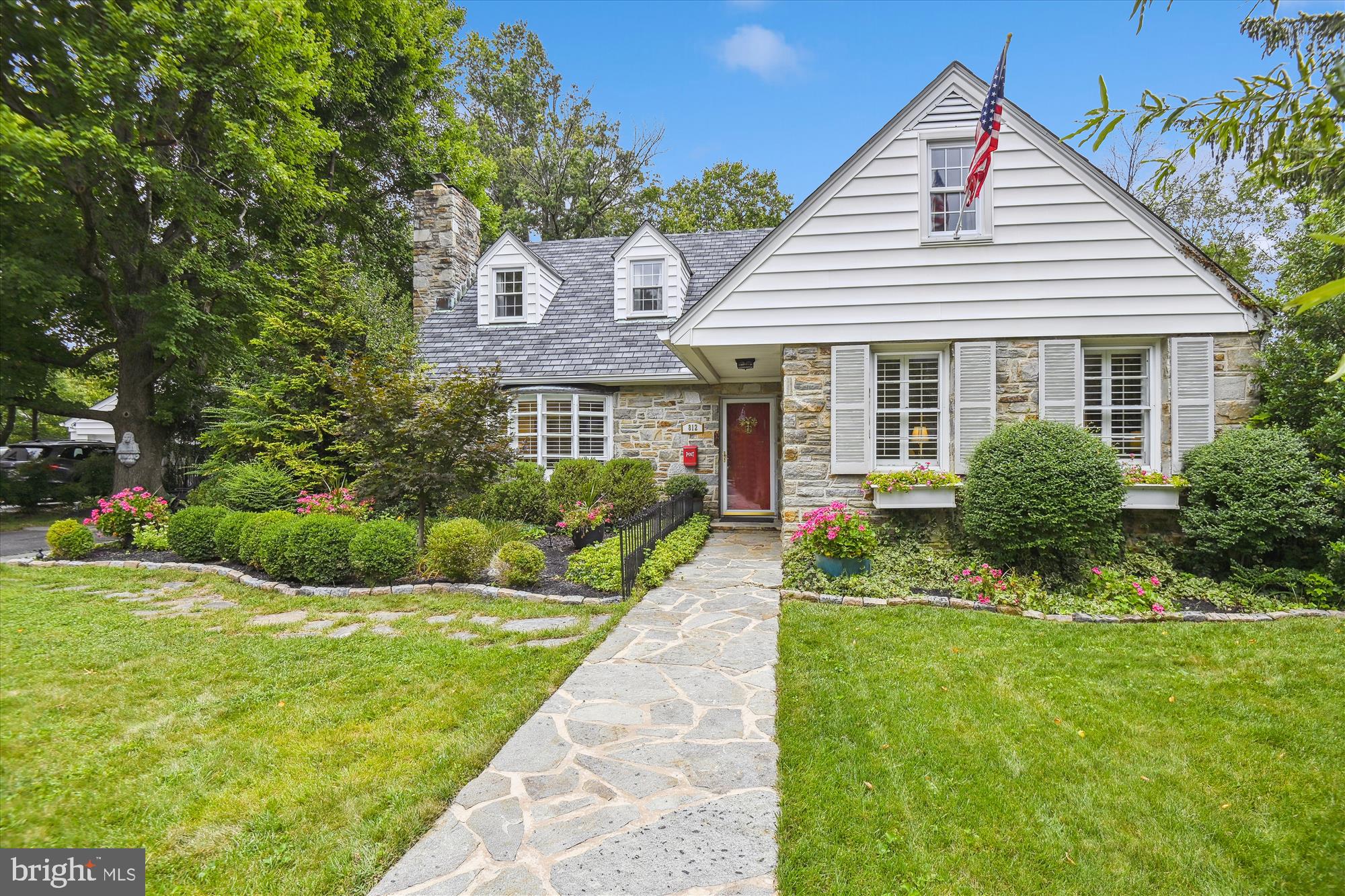 812 Chumleigh Road Baltimore, MD 21212 - Photo 3 of 53 Flagstone walkway