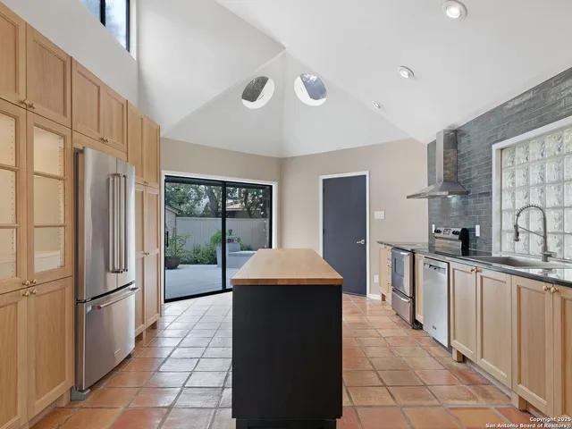 $2,500 | 3494 River Way, San Antonio, TX 78230