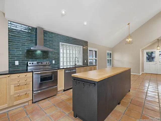 $2,500 | 3494 River Way, San Antonio, TX 78230