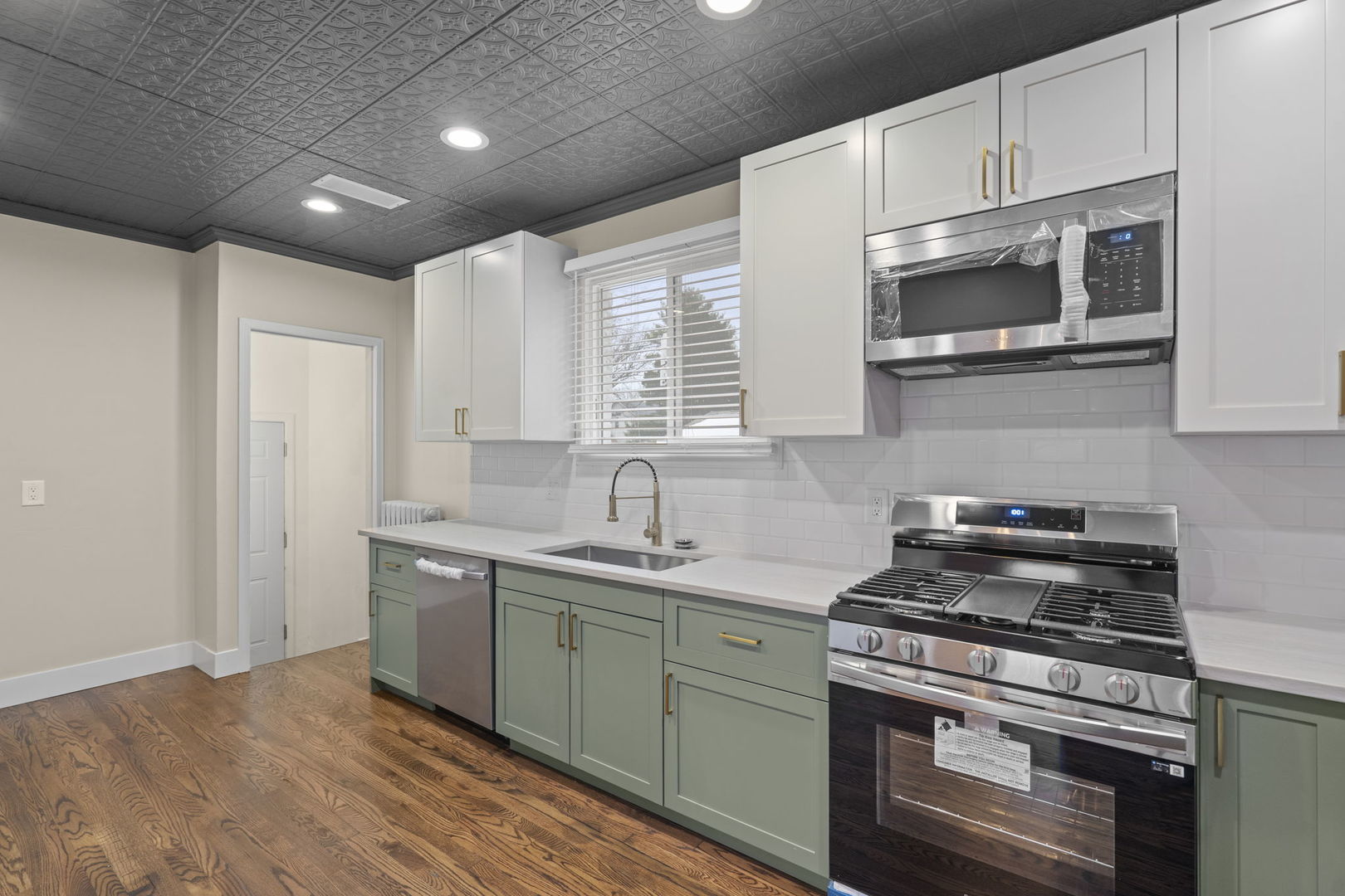 412 West 9th Street Sterling, IL 61081 - Photo 7 of 41