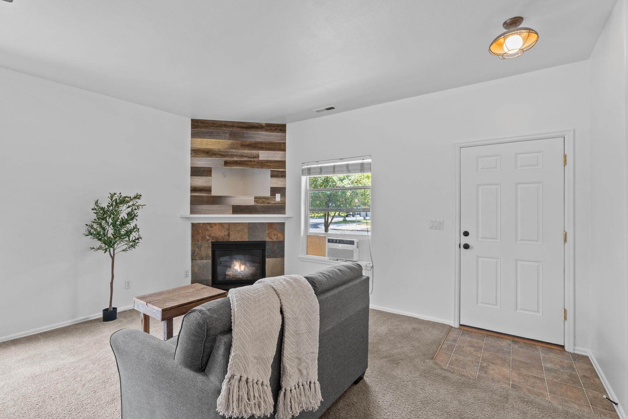 61209 Larkspur Loop Bend, OR 97702 - Photo 4 of 39 39-web-or-mls-DSC00360