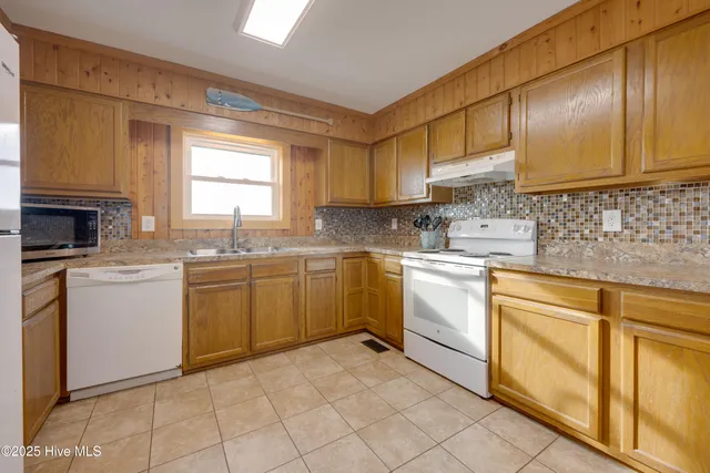 $775,000 | 8708 South Old Oregon Inlet Road, Nags Head, NC 27959