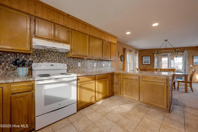 $775,000 | 8708 South Old Oregon Inlet Road, Nags Head, NC 27959