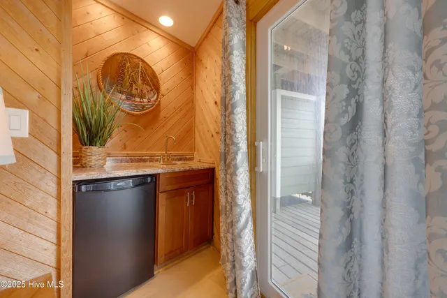 $775,000 | 8708 South Old Oregon Inlet Road, Nags Head, NC 27959