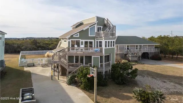 $775,000 | 8708 South Old Oregon Inlet Road, Nags Head, NC 27959