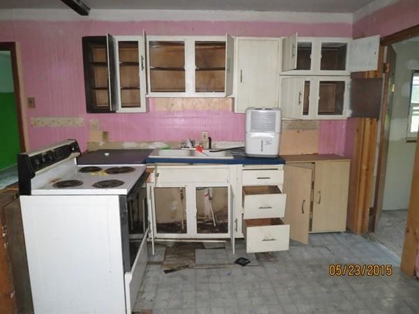 15 Curtin Road Peru, MA 01235 - Photo 6 of 11 a utility room with dryer and washer