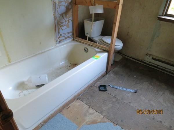 15 Curtin Road Peru, MA 01235 - Photo 10 of 11 a bathroom with a tub