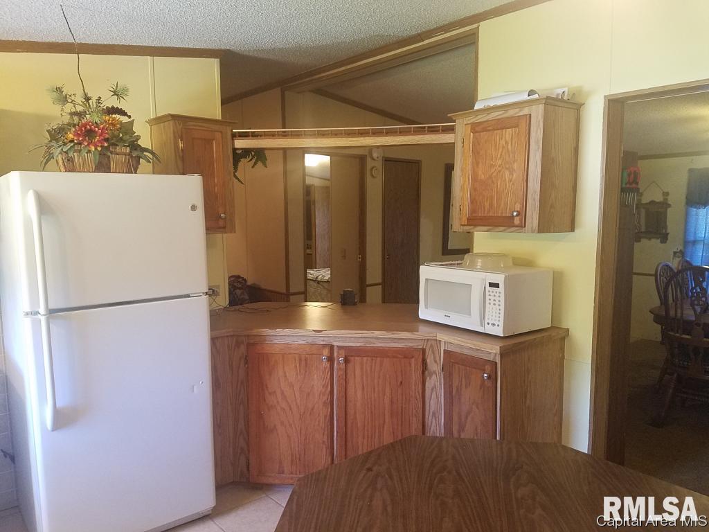 13014 Blooming Grove Road Palmyra, IL 62674 - Photo 4 of 26