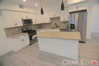 $4,700 | 5948 Cantaloupe Avenue, Valley Glen, CA 91401