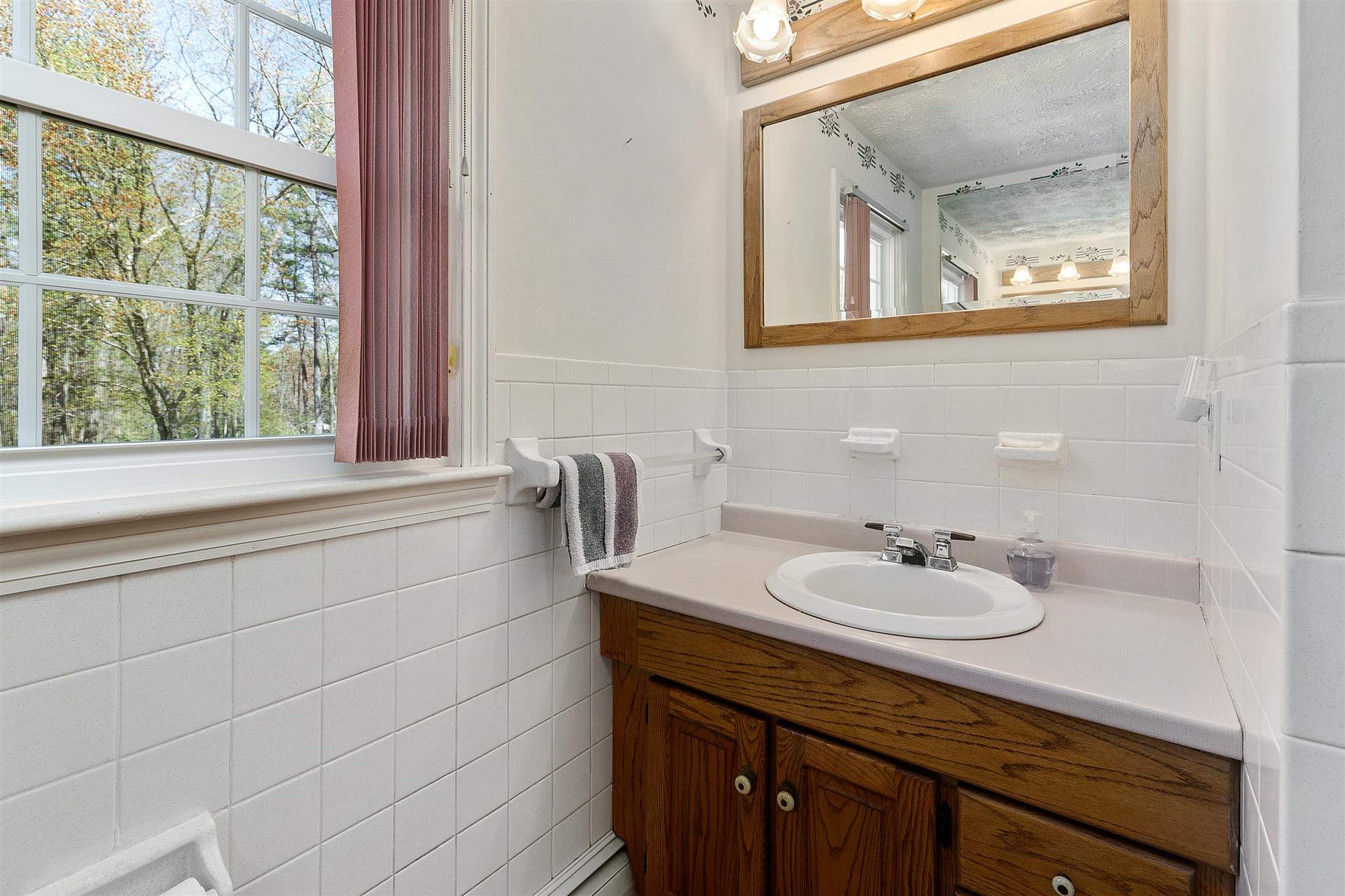 60 Hardy Road Londonderry, NH 03053 - Photo 17 of 37 Gallery Image 17
