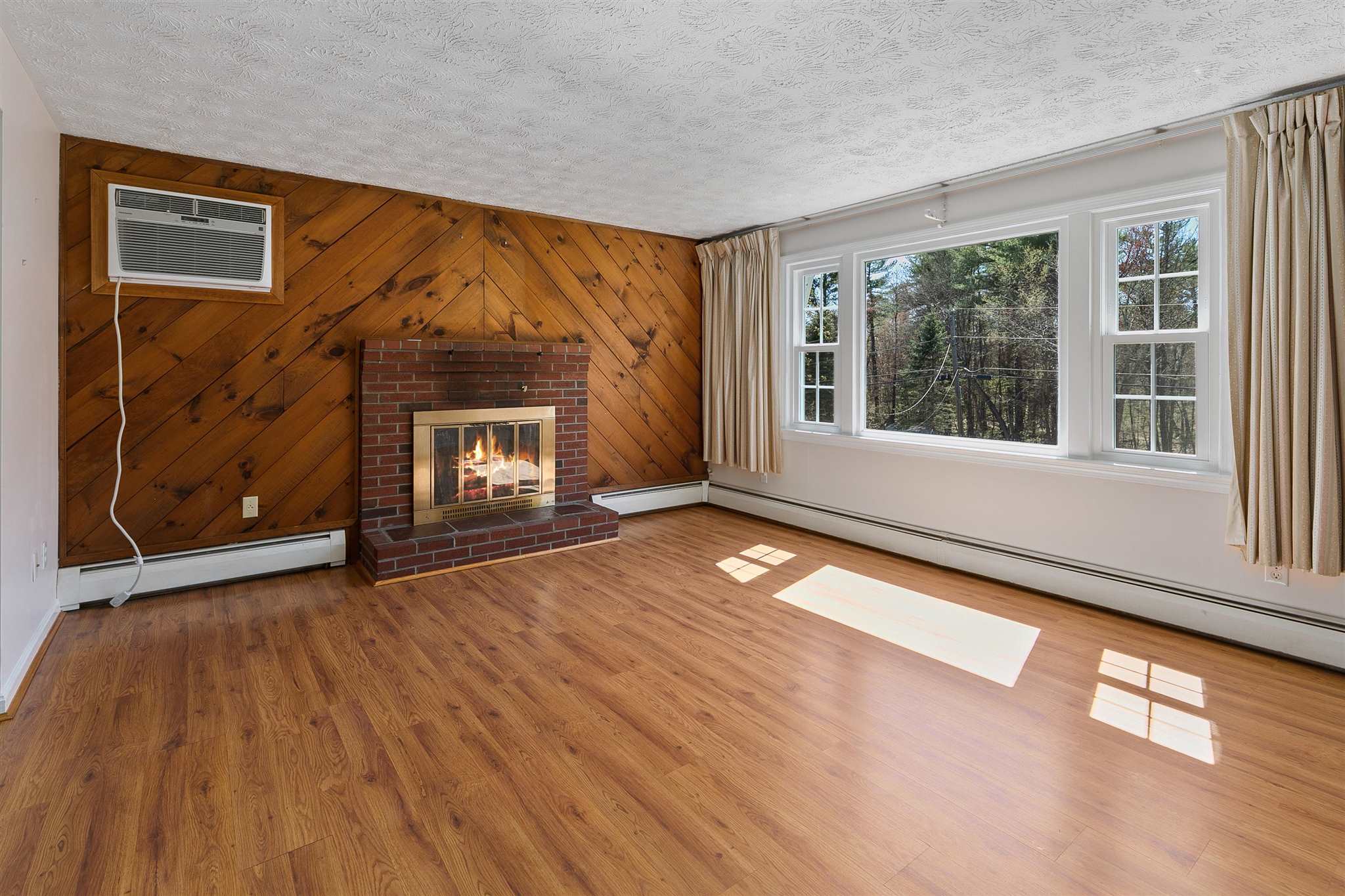 60 Hardy Road Londonderry, NH 03053 - Photo 6 of 37 Gallery Image 6