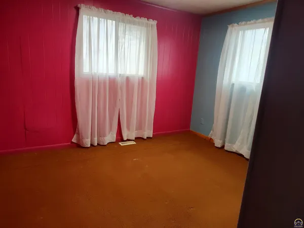 $295,500 | 14790 U Road, Mayetta, KS 66509
