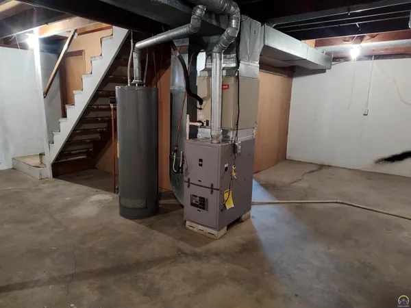 $295,500 | 14790 U Road, Mayetta, KS 66509