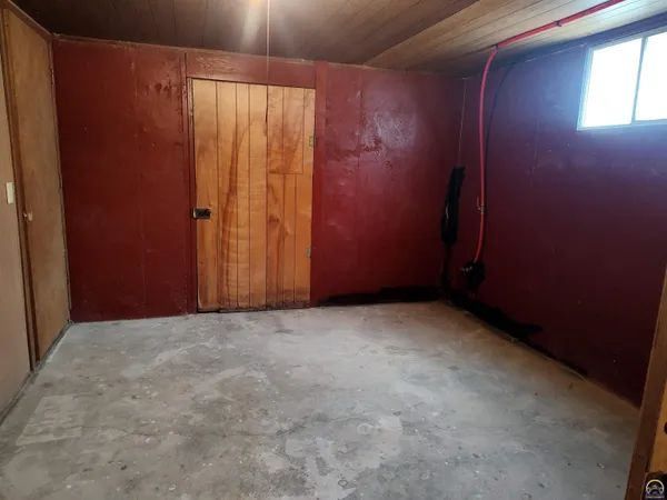 $295,500 | 14790 U Road, Mayetta, KS 66509