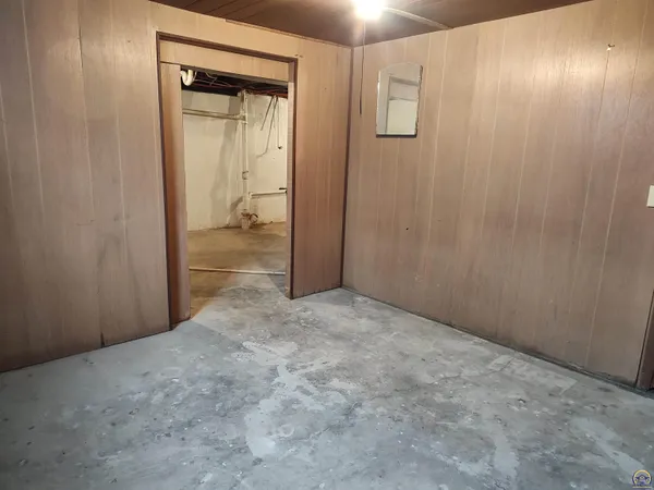 $295,500 | 14790 U Road, Mayetta, KS 66509