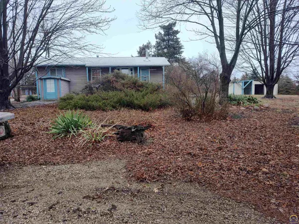 $295,500 | 14790 U Road, Mayetta, KS 66509