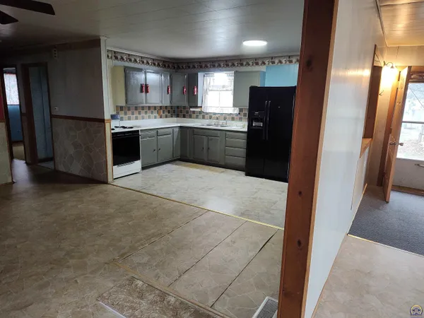 $295,500 | 14790 U Road, Mayetta, KS 66509