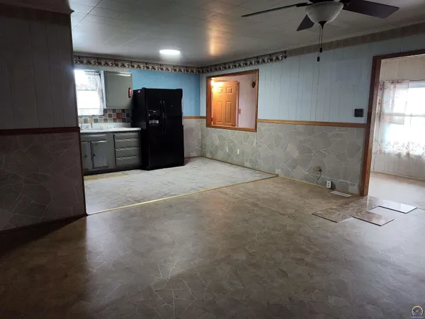 $295,500 | 14790 U Road, Mayetta, KS 66509