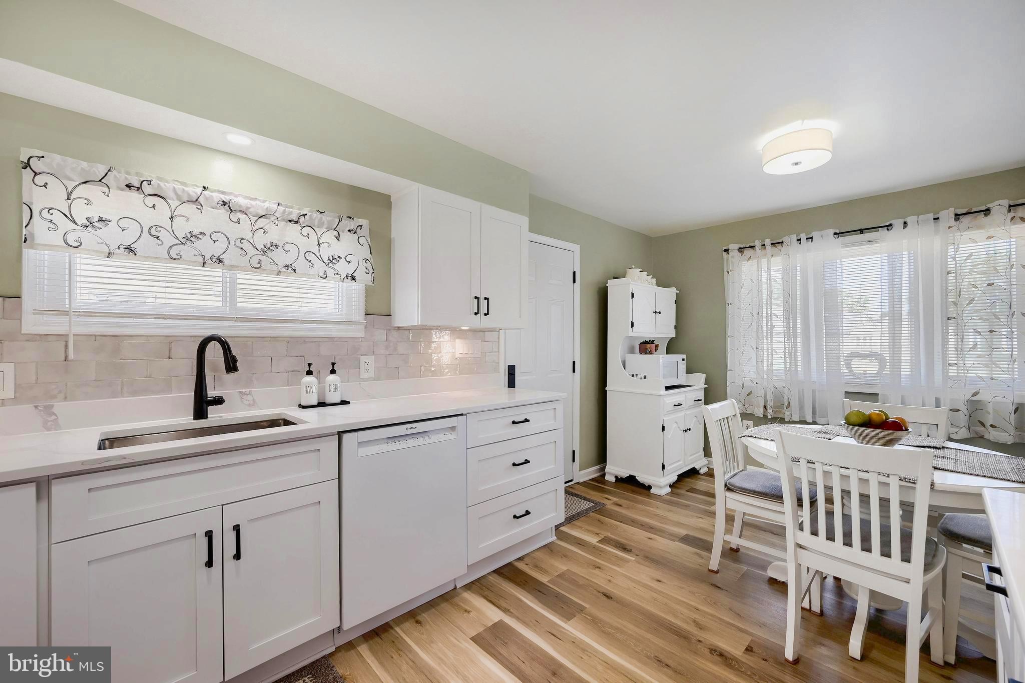 8103 Murray Point Road Baltimore, MD 21222 - Photo 7 of 31