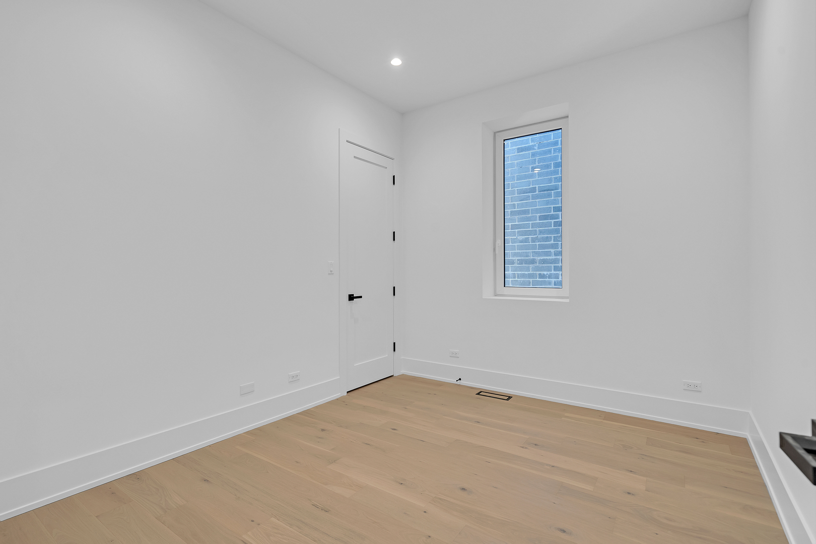 505 West Elm Street, Unit 7 Chicago, IL 60610 - Photo 21 of 36 a view of an empty room