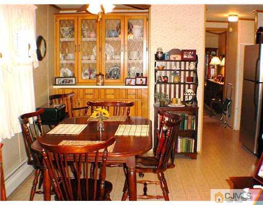 38 Burns Road, Unit 38 North Brunswick, NJ 08902 - Photo 4 of 11 Gallery Image 4
