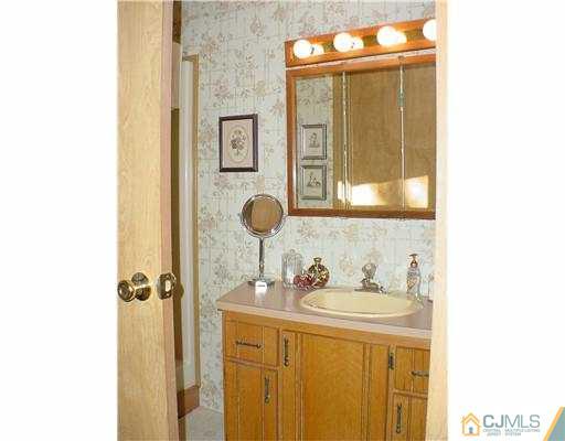 38 Burns Road, Unit 38 North Brunswick, NJ 08902 - Photo 8 of 11 Gallery Image 8