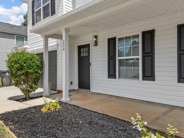 $319,000 | 224 Hotchkiss Lane, Duncan, SC 29334