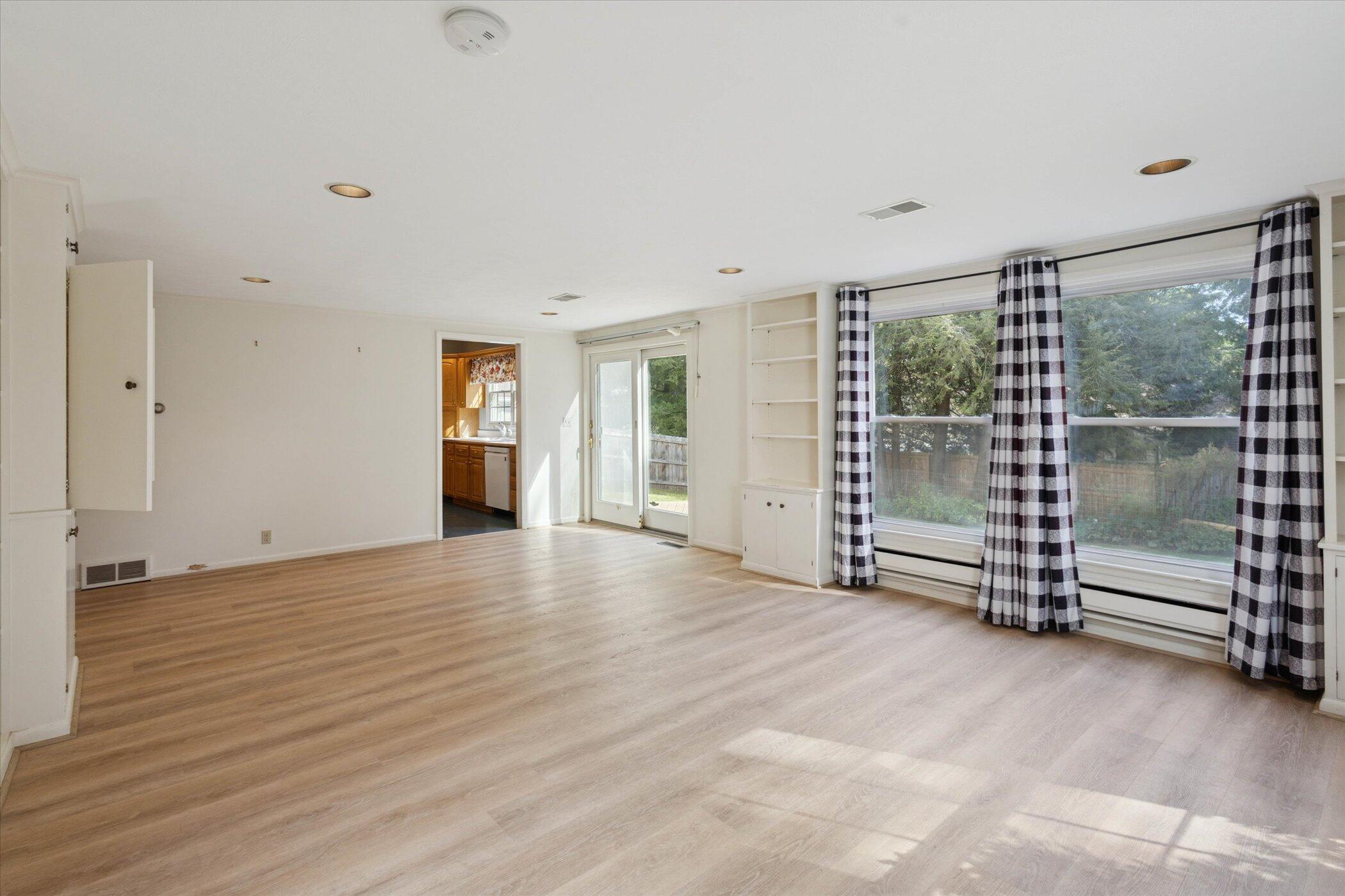 701 South Durand Street Jackson, MI 49203 - Photo 13 of 54 13-701-S-Durand-St-Jackson-MI-49203-Wind