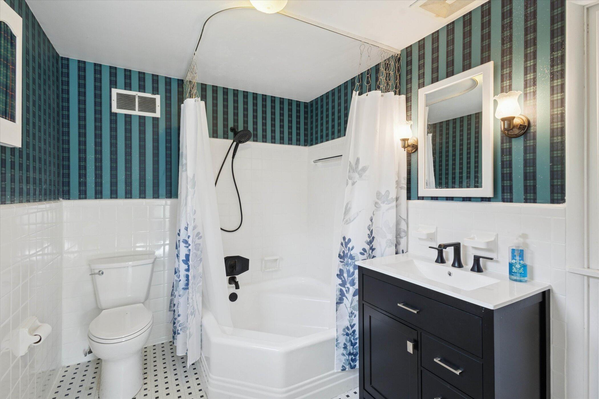 701 South Durand Street Jackson, MI 49203 - Photo 39 of 54 39-701-S-Durand-St-Jackson-MI-49203-Wind