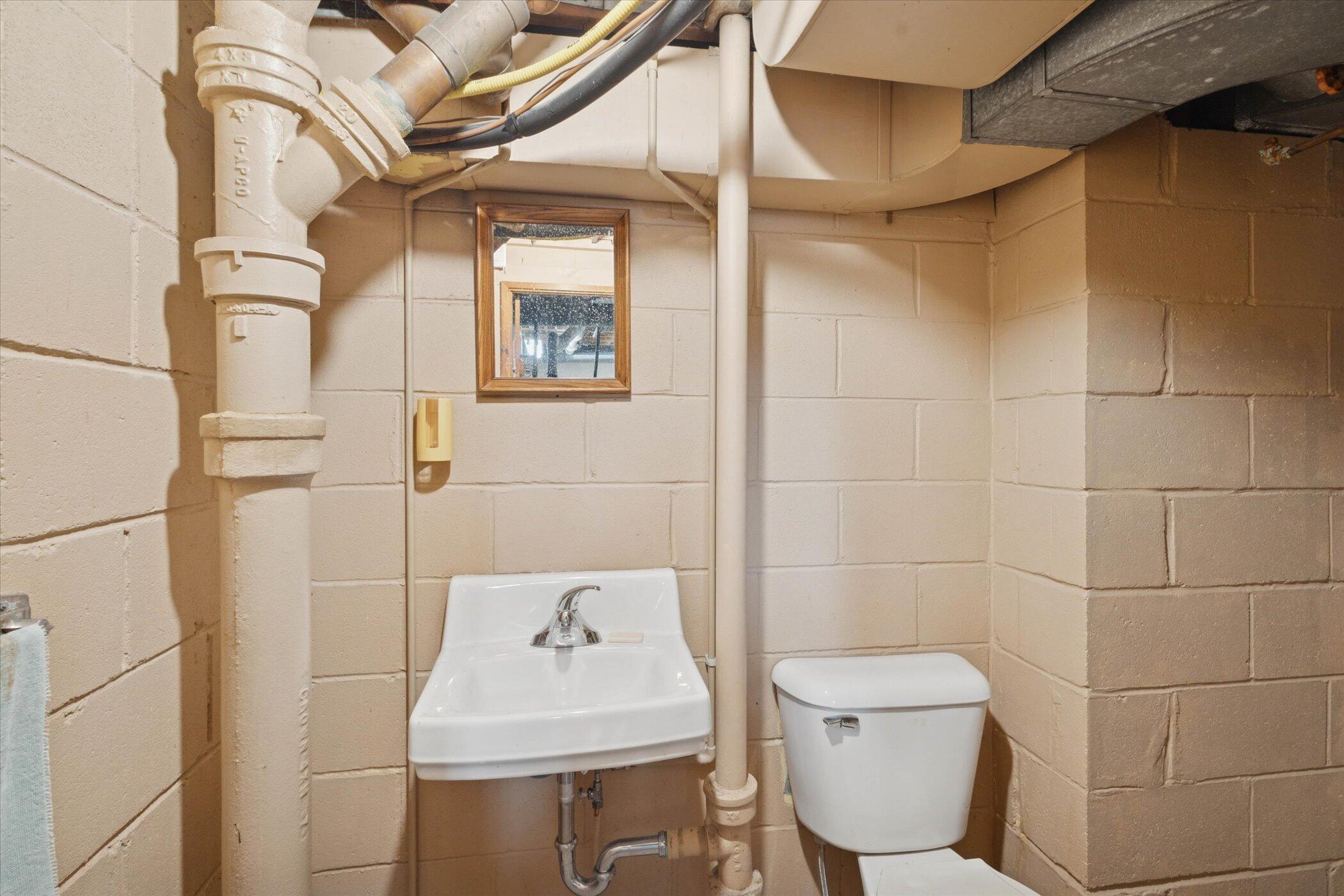 701 South Durand Street Jackson, MI 49203 - Photo 44 of 54 44-701-S-Durand-St-Jackson-MI-49203-Wind