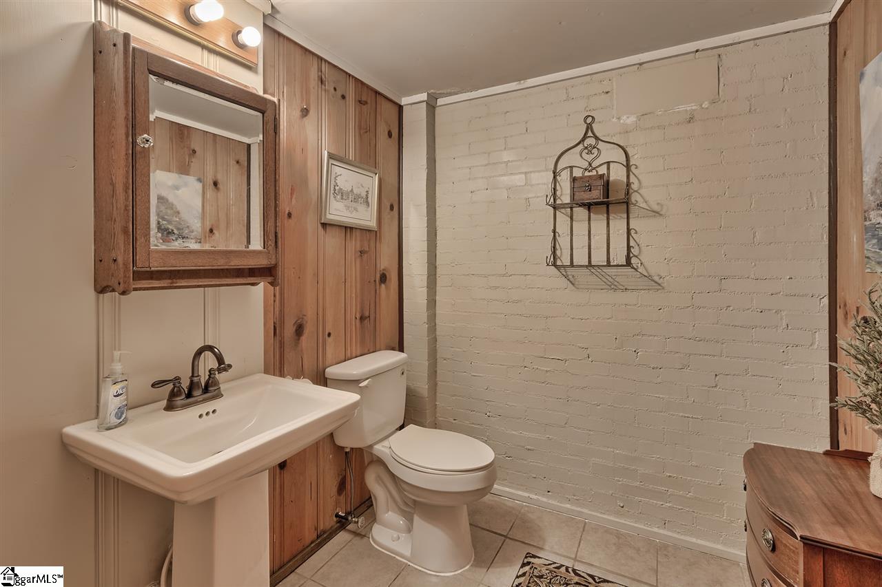 12 Jervey Road Greenville, SC 29609 - Photo 28 of 36
