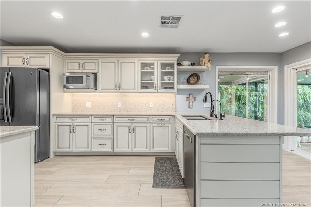 265 Cardinal Trail Stuart, FL 34997 - Photo 4 of 44 Gallery Image 4