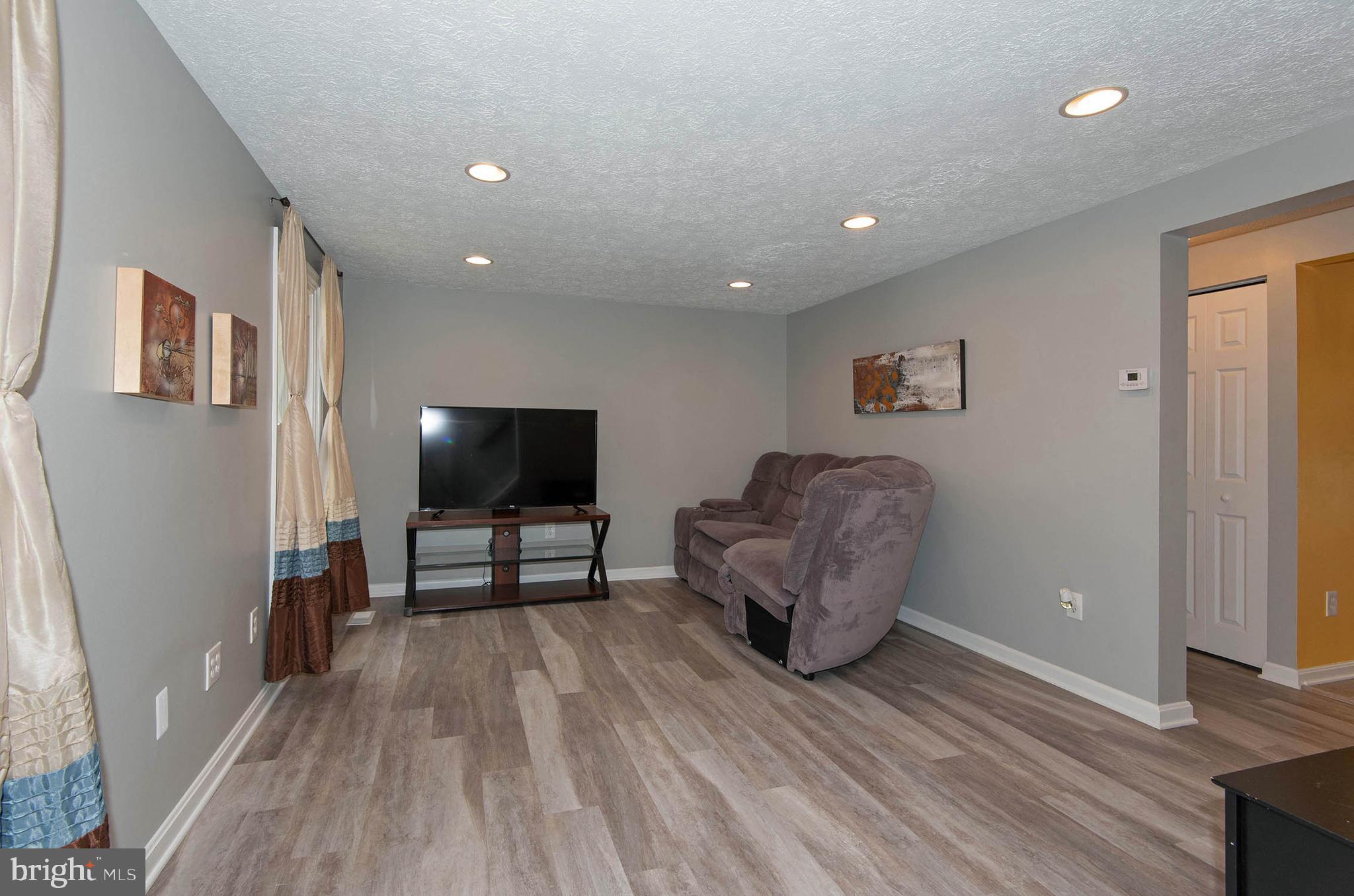 8523 Summit Road Pasadena, MD 21122 - Photo 3 of 33 Gallery Image 3