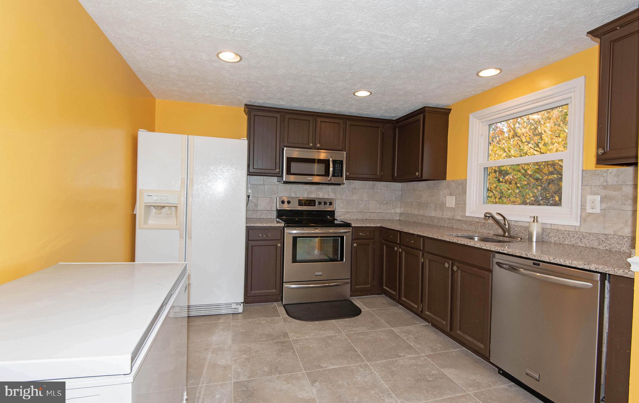 8523 Summit Road Pasadena, MD 21122 - Photo 8 of 33 Gallery Image 8