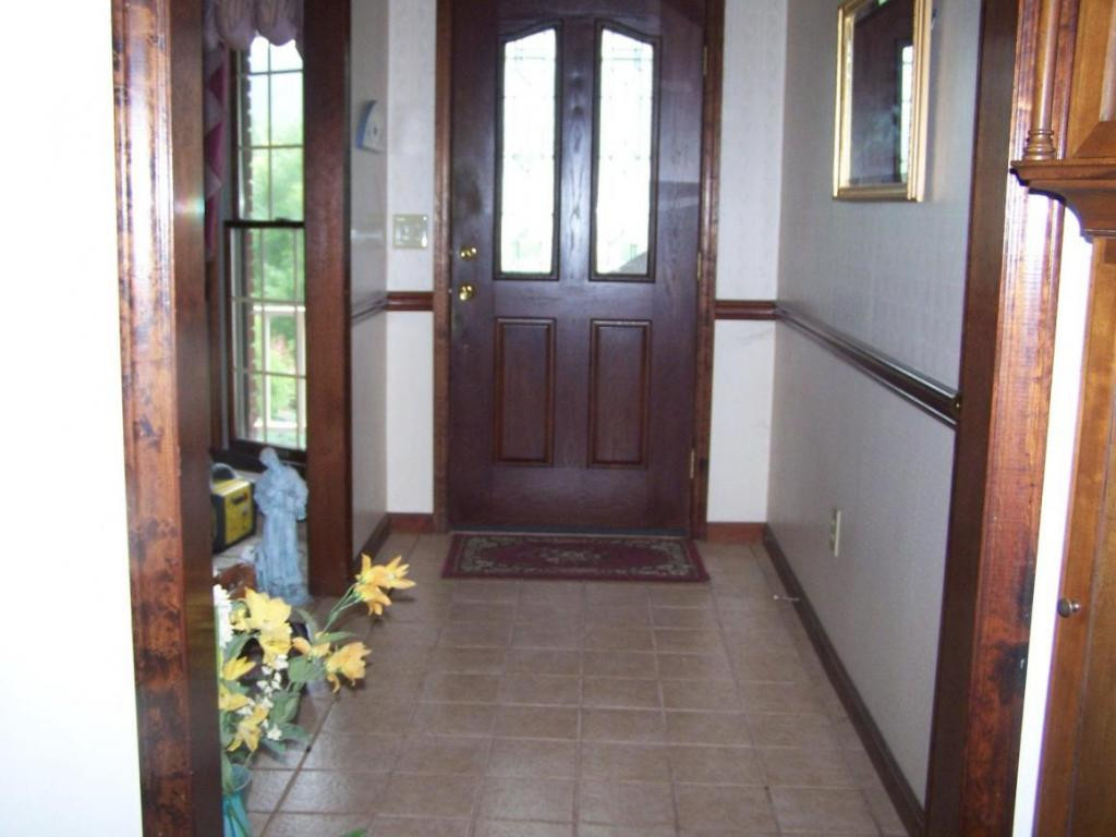 475 Sink Valley Road Butler, TN 37640 - Photo 11 of 24 Entrance Hall wTile Floor