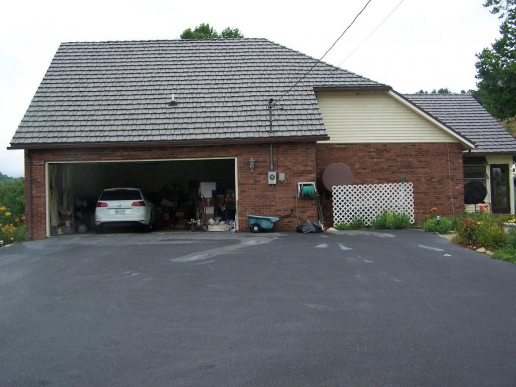 475 Sink Valley Road Butler, TN 37640 - Photo 2 of 24 Attached 2 Car Garage