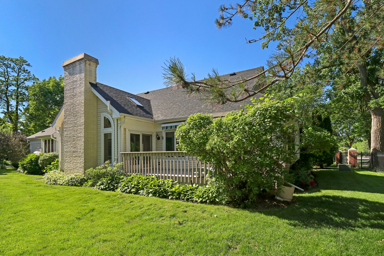 5551 Amanda Court Rolling Meadows, IL 60008 - Photo 2 of 27 a front view of a house with a yard
