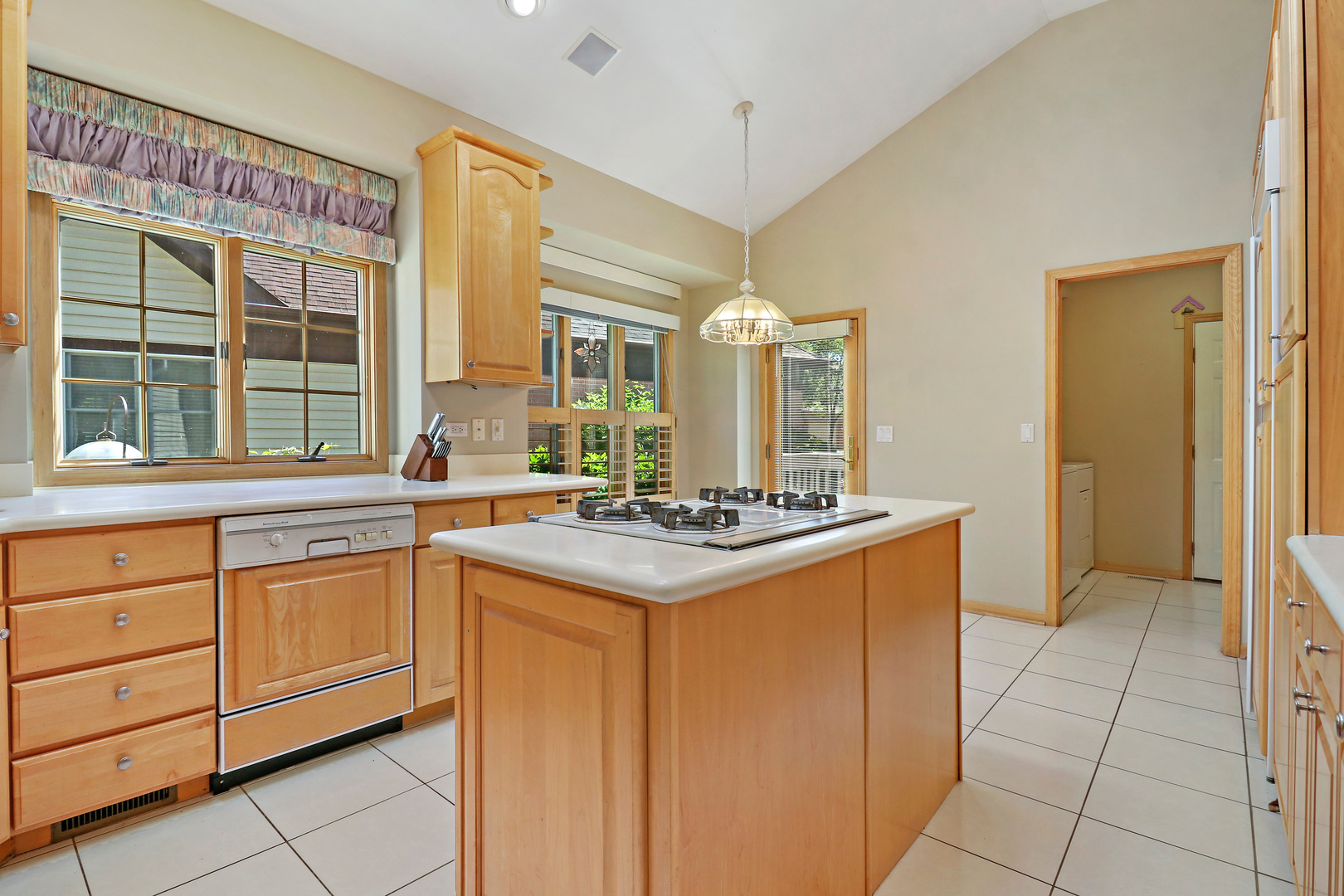 5551 Amanda Court Rolling Meadows, IL 60008 - Photo 7 of 27 a kitchen with stainless steel appliances granite countertop a stove and a sink