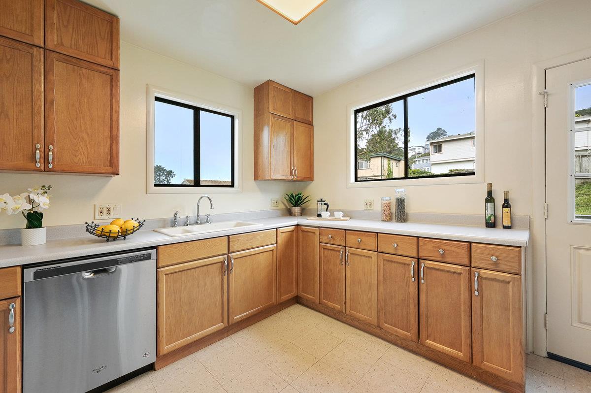337 Clifton Road Pacifica, CA 94044 - Photo 18 of 48 Gallery Image 18