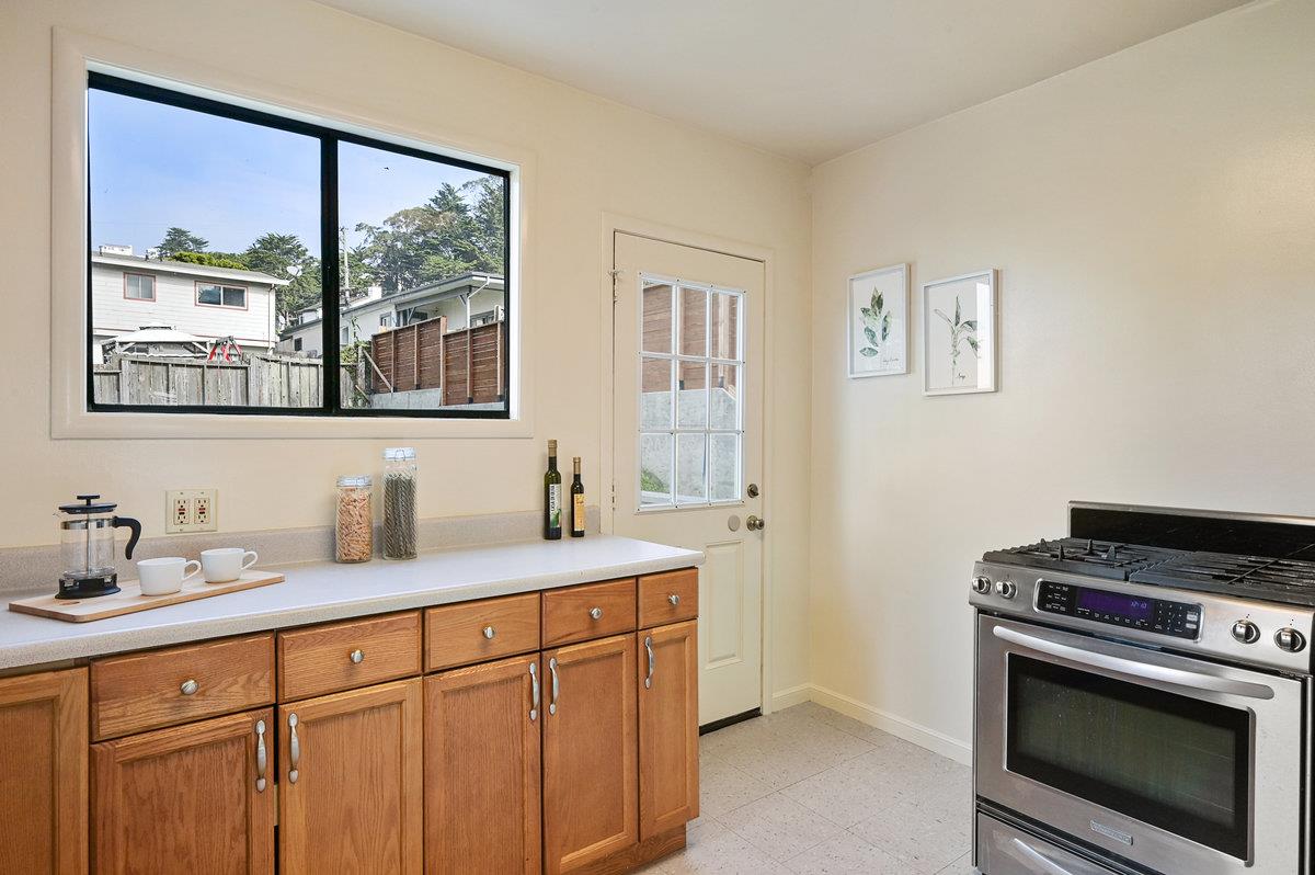 337 Clifton Road Pacifica, CA 94044 - Photo 19 of 48 Gallery Image 19