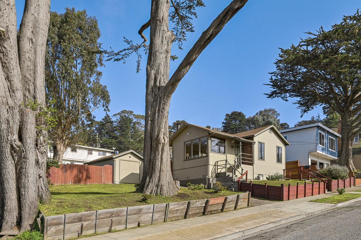 337 Clifton Road Pacifica, CA 94044 - Photo 3 of 48 Gallery Image 3