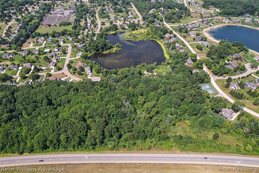 10493 Spring Grove Brighton, MI 48114 - Photo 9 of 36