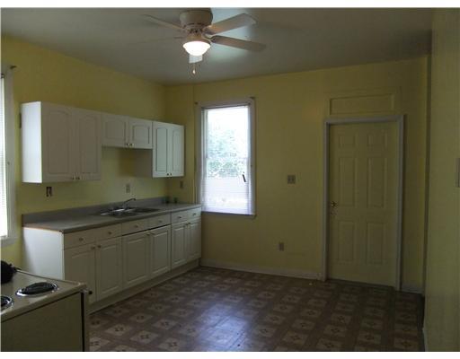 1336 Complete Street Pittsburgh, PA 15212 - Photo 4 of 10 Kitchen.