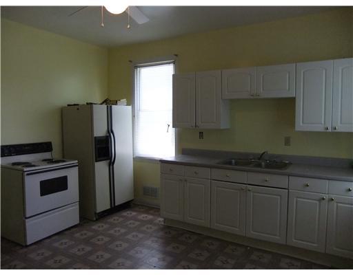 1336 Complete Street Pittsburgh, PA 15212 - Photo 5 of 10 Kitchen.