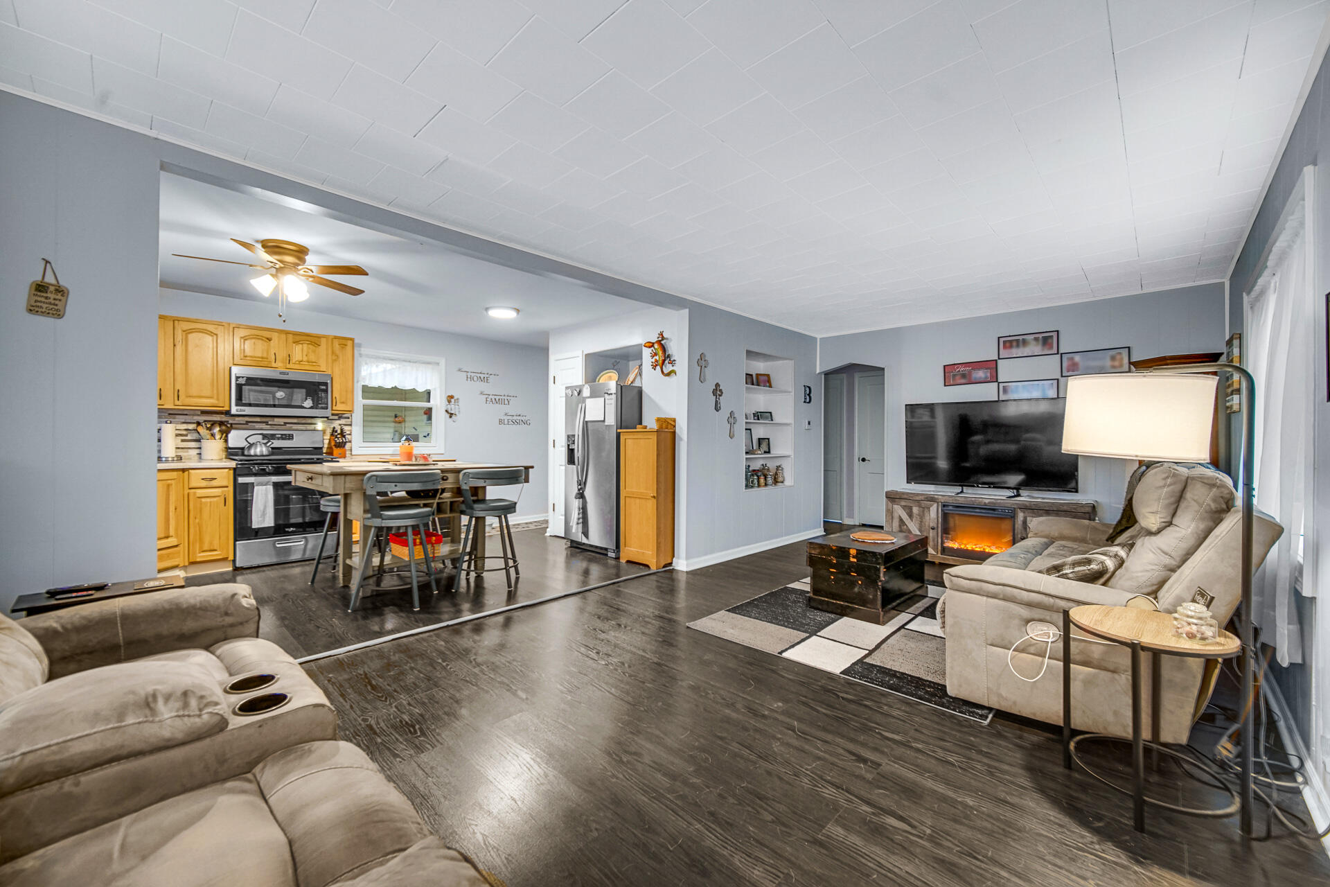 222 Maple Street Crown Point, IN 46307 - Photo 5 of 20 1920x1280